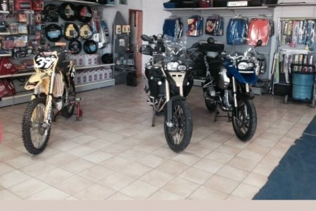 Εμπόριο καινούριων & μεταχειρισμένων αυτοκινήτων - μοτοσυκλετών